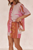 Conjunto de camisa y pantalones cortos sueltos estampados Bright Sun para vacaciones