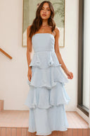 Sexy schulterfreies, rückenfreies, gestuftes Midikleid