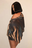 Conjunto de saia transparente com padrão de tigre