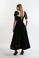 Samt trägerloses Midi-Kleid mit Schleife