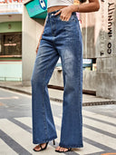 Vielseitige Mid-Rise Flared Jeanshose