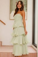 Sexy schulterfreies, rückenfreies, gestuftes Midikleid