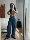 Trendige, lockere Jeans mit Bogen-Schnitt
