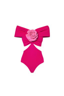 Conjunto de traje de baño de una pieza con apliques florales y recortes