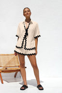 Conjunto de cárdigan sencillo con costura ondulada