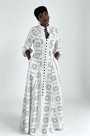 Vestido-camisa maxi com gola subida e estampado tribal geométrico
