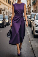 Elegant ensfarvet taljekjole