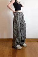 Pantaloni cargo din denim cu camuflaj subțire