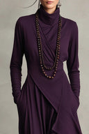Vestido Maxi Roxo com Gola Alta, Assimétrico e Plissado