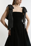Samt trägerloses Midi-Kleid mit Schleife