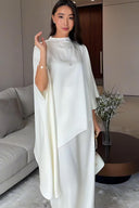 Conjunto de pantalón de pierna ancha con mangas tipo capa