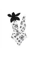Traje de baño blanco de una pieza con estampado y apliques florales