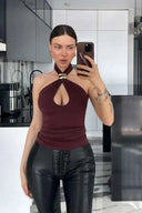 Top in crepe con collo all'americana e dettagli a bordo