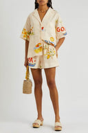 Conjunto de dos piezas con shorts sueltos y estampado floral folclórico único para fiestas