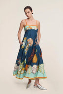 कैज़ुअल बिना आस्तीन की स्लिप ड्रेस