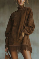 Robe col roulé en suédine avec ourlet à franges