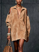 Robe courte camel en suédine synthétique à épaules dénudées
