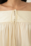 Rochie crem cu umerii goi