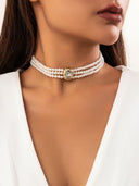 Collana corta con perle finte e perline turchesi
