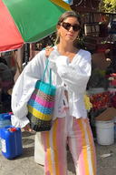 Blusa bianca ricamata con cuori