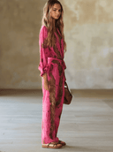 Lässiger weiter Jumpsuit aus rotem Chiffon mit Leopardenmuster und langen Ärmeln