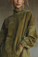 Robe col roulé en suédine avec ourlet à franges