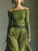 Olivengrøn off-shoulder top & imiteret ruskind nederdel sæt