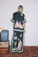 Conjunto de pantalones y blusa con estampado de jarrón Philomène de cuello en V