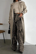 Freizeit-Hose mit Knöpfen, mehreren Taschen und Leopardenmuster