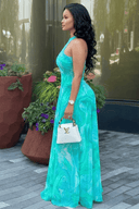 Maxikleid mit Türkis-Wellenmuster und Neckholder