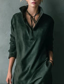Robe midi verte en daim souple à manches longues avec col à revers