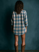 Robe mini à manches longues à col Henley à carreaux larges bleu et blanc