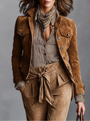 Veste courte marron en daim à revers et boutonnage simple