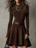 Robe mini vintage en daim marron foncé à col montant imitation