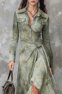 Rochie maxi subțire din piele întoarsă, verde salvie vintage, cu buzunar și imprimeu tie-dye