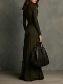 Robe longue plissée col roulé vert olive