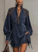 Mini-robe en suédine synthétique indigo avec broderie et pompons