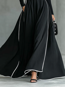 Vestido Maxi Justo de Manga Comprida com Gola Alta, Costura Preta e Acabamento Branco para Mulher
