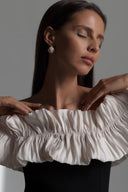 Bonnie off-shoulder flæse maxi-kjole