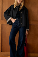 Kurzer Trenchcoat mit Knopfleiste
