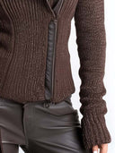Veste marron asymétrique en maille côtelée avec fermeture éclair