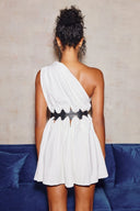 Gemma Mit Gürtel Ein-Schulter Mini-Kleid