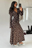 Vestido maxi com decote em V e padrão de bolinhas