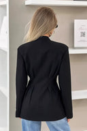 Blazer met V-hals die de taille accentueert