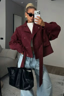 Kurze Jacke mit Kragen