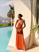 Robe longue satinée style nuisette, imprimé floral bohème et col en V