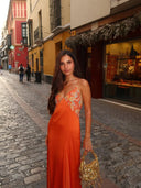 Robe longue satinée style nuisette, imprimé floral bohème et col en V