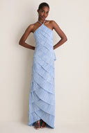 Vestido maxi azul-claro com pregas plissadas, halter e camadas