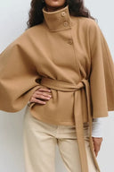 Trenchcoat in capestijl met ceintuur