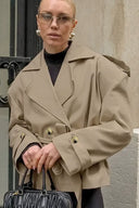 Eleganter Trenchcoat mit Gürtel